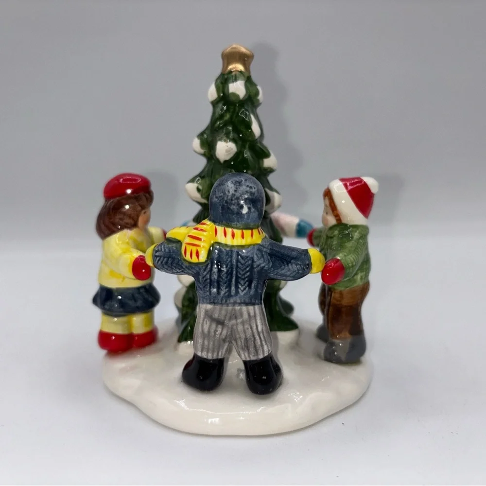 Department 56 1986 The Original Snow Village Kids Around The Tree 5094-6 Vintage